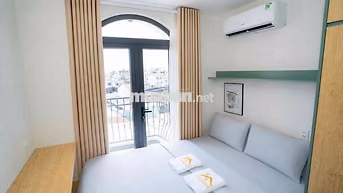 Căn hộ cao cấp ban công, full nội thất, máy hút mùi, máy giặt riêng