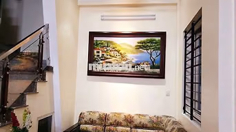 NHÀ  4PN SƠN SỬA MỚI GẦN THÀNH THÁI QUẬN 10