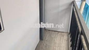 NHÀ KHÔNG MỚI – HẺM KHÔNG TO – AI THÍCH HÀO NHOÁNG XIN ĐỪNG THUÊ!