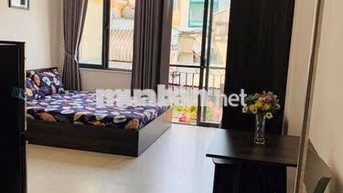 CHO THUÊ PHÒNG BAN CÔNG FULL NỘI THẤT GIÁ RẺ GẦN VĂN LANG CƠ SỞ 1 RẺ