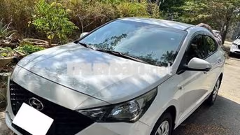 Hyundai Accent 2021 số sàn Trắng