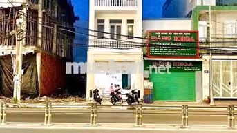 Nhà 3 lầu 6PN mặt tiền đường Trần Hoàng Na chỉ 22 triệu