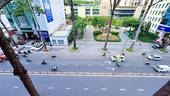 Mặt tiền Kinh Doanh – Đường 3/2, P11 Q.10 – 5 tầng. Đối diện Hà Đô