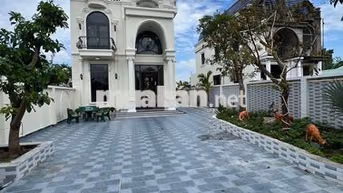 BIỆT THỰ SÂN VƯỜN 528M2 GIÁP RANH BÌNH CHÁNH FULL NỘI THẤT 