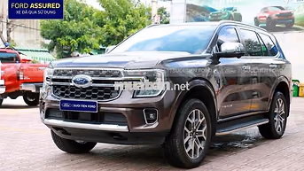 Ford Everest 4x2 Titanium 2024 Nâu 8.700km