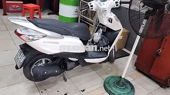 Honda Lead 125 Trắng Zin