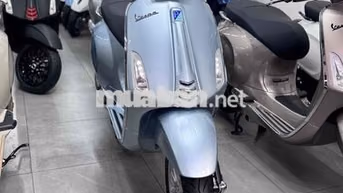 Vespa Sprint 125 Xanh .  Kim phun điện tử