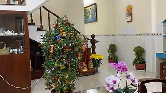 Nhà rẩt đẹp hướng đông,mát rượi cả ngày,vào ở ngay. sổ hồng chính chủ