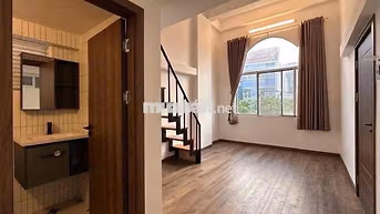 DUPLEX CỬA SỔ THOÁNG NGAY TRUNG TÂM QUẬN 10