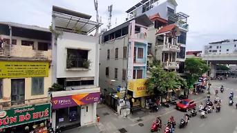 Cho thuê nhà MP Trương Định, 80m2, 7 tầng, MT 5m, thang máy, lô góc