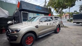 Ford Ranger XLS 2015 Số sàn Vàng cát