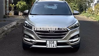 Hyundai Tucson 5 chỗ Số tự động Vàng cát