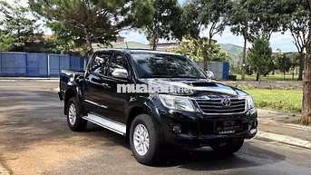 Toyota Hilux 5 chỗ Dầu Sàn Đen
