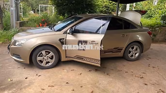 Chevrolet Cruze LS 2011 Vàng cát 5 chỗ