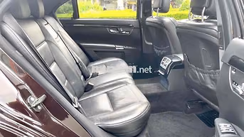 Mercedes-Benz S63 Sedan Đen, Vàng 5 chỗ