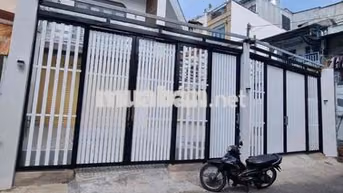 Nhà Mới rộng rãi, DT 20x10m, Trệt 1 Lầu, Hẻm xe Hơi