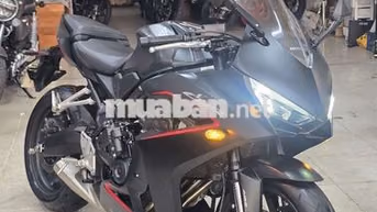 Honda CBR E.clutch 690 km Đen