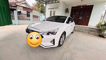 Hyundai Elantra 1.6 Tự động Trắng 2021