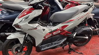 Honda Air Blade 125 4V 2025 Xám đỏ 7000 Km