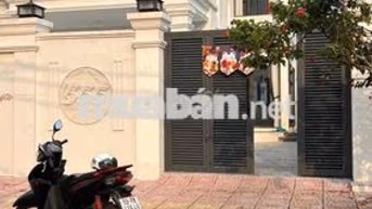 Cho thuê biệt thự KDC Phú Xuân nhà bè giá 18tr Ưu tiên lâu dài