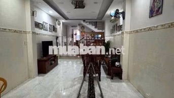 Nhà bán DT 4x25 .2 lầu sân thượng 5 phòng 4 wc P2 Q8