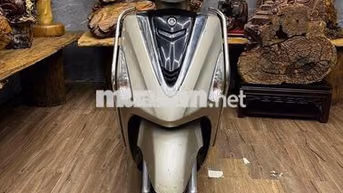 Yamaha Acruzo dàn áo liền lạc, máy móc êm