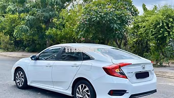Honda Civic 2019 1.8E - 74000 km siêu đẹp