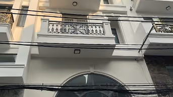 CẦN BÁN GẤP NHÀ 4 TẦNG GẦN AEON MALL