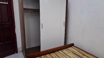 Cho thuê căn hộ CCMN 1N1K full đồ, có ban công giá 5M ngõ 225 Quan Hoa