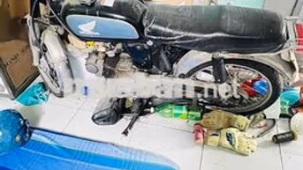 Xe máy Honda 67 màu Đen