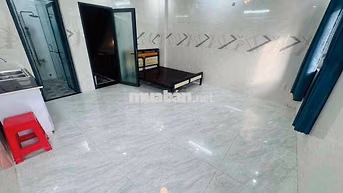 Cho thuê phòng ban công mặt tiền đường Phạm hùng nối dài diện tích 40