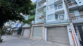 Nhà MT đường Tên Lửa, 4,5x20m, 3.5 tấm, KD sầm uất, 30 triệu/tháng