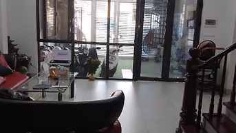 Cho thuê tầng 1 nhà liền kề khu trung tâm phường