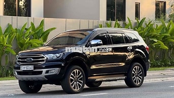 Ford Everest 7 chỗ Số tự động Dầu Đen