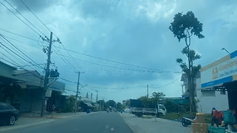 Bán đất mặt tiền đường rộng 8m, có vỉa hè 6m ngay nút giao, gần kcn