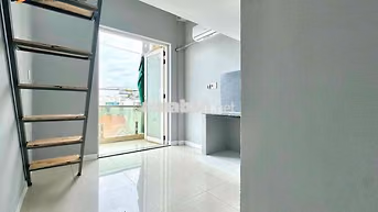 DUPLEX BANCOL RẺ - SẴN MÁY LẠNH - THANG MÁY - NGAY ĐẠI HỌC VĂN HIẾN
