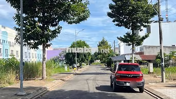 Nhà mới xây 3 phòng 3 máy lạnh kdc Stella Mega City