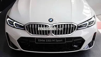 BMW 3 Series 330i M Sport 2025 Trắng