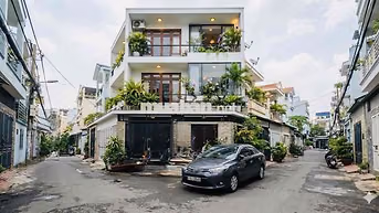 Nhà 3 tầng ,Hẻm xe hơi, 80m2 ,chính chủ gấp bán.