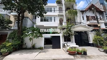 BIỆT THỰ VEN SÔNG - HIỆP BÌNH CHÁNH - 1 HẦM 3 LẦU - 5PN