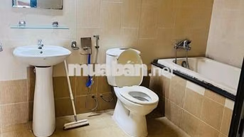 Tìm người ở ghép ( 3 người ) cách UTE 2km