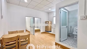 Căn hộ dịch vụ 2 phòng ngủ free chỗ để xe tiện qua Đại học Công Thương