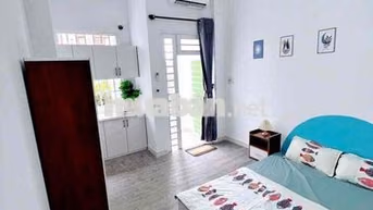 PHÒNG CỬA SỔ BAN CÔNG NGAY NGUYÊN THỊ THẬP
