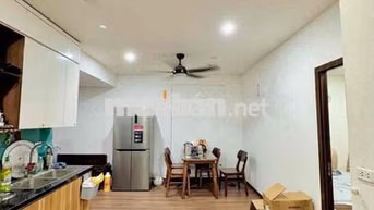 Bán căn chung cư với phố Nghiêm Xuân Yêm 60m2 T12 giá 4.9 tỷ sổ đỏ CC