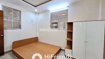 STUDIO CỬA SỔ TRỜI FULL NỘI THẤT ĐI BỘ QUA ĐH VĂN HIẾN CHO TSV 2K8