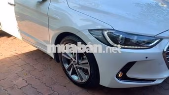 Hyundai Elantra 2.0 AT full option 2018 Trắng