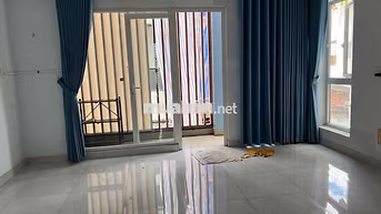 Cho thuê phòng. diện tích sử dụng 25m2. hẻm xe hơi