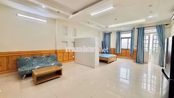 BAN CÔNG 2 KHÔNG GIAN NGỦ 50m2 - FULL NỘI THẤT - CHỢ HOÀNG HOA THÁM