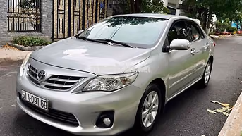 Toyota Corolla Altis 2011 1.8G Bạc 75.000km cọp