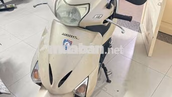 Honda Lead 2010 màu Kem